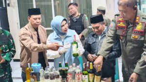 Razia Kawasan Tol HK Jabon, Wabup Sidoarjo Ciduk Dua Karaoke-Skrining HIV Puluhan LC