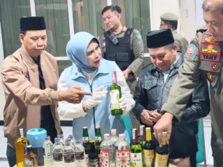 Razia Kawasan Tol HK Jabon, Wabup Sidoarjo Ciduk Dua Karaoke-Skrining HIV Puluhan LC