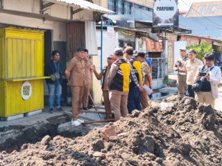 Kontraktor Proyek Jalan Bluru Kidul Diminta Profesional, Wajib Serap Tenaga Kerja Lokal