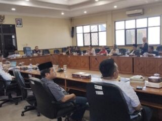 Retribusi Pasar Dikeluhkan, Komisi B DPRD Sidoarjo Panggil Disperindag