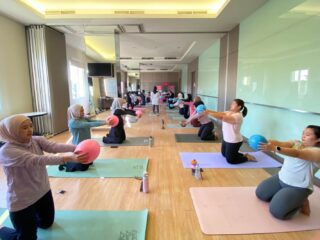 Pilates Sore di Hotel, Swiss-Belexpress Jemursari Ajak Warga Surabaya Jalani Gaya Hidup Sehat