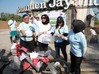 Ribuan Warga Ramaikan Jalan Sehat HUT IKPI di Sidoarjo, Wabup Mimik: Pajak Kembali untuk Masyarakat