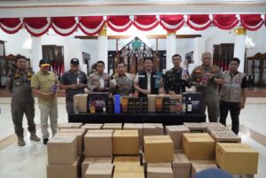Perang Total! Sidoarjo Sikat Miras dan Prostitusi