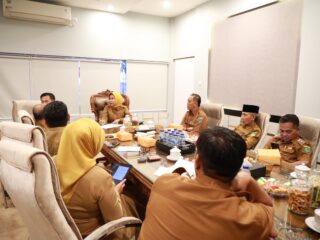 Pemkab Sidoarjo Siapkan Jaring dan TPS3R Atasi Sampah Sungai di Sukodono