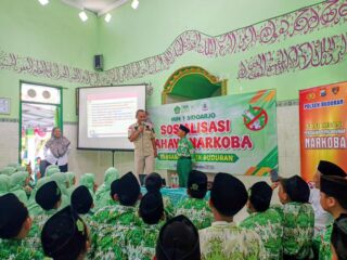 Polsek Buduran Edukasi Bahaya Narkoba ke Siswa MI, Ingatkan Modus Peredaran yang Bidik Pelajar