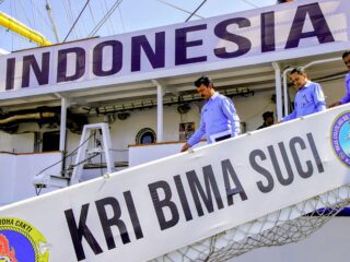 UHT Gandeng Koarmada II Sukseskan ISIL di KRI Bima Suci