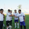 Bukan Rapat, DPRD dan Pemkab Sidoarjo Adu Jago Bola di Gelora Delta