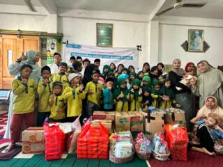 Keren! Siswa Kelas IX SMP Al Muslim Sidoarjo Kelola Mandiri Aksi Sosial di Panti Yatim