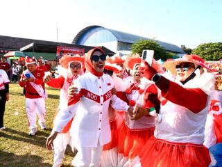 Bakar Semangat Warga, Wabup Mimik Buka Rangkaian Karnaval HUT ke-81 RI di Sidoarjo