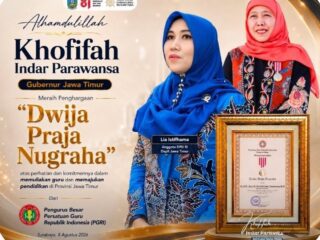 Khofifah Dapat Penghargaan Tertinggi PB PGRI, Lia : Bukti Komitmen  Majukan Pendidikan
