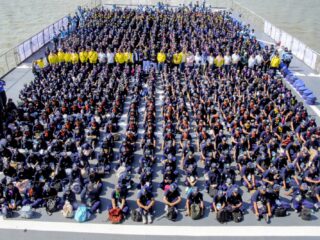 Sensasi Mahasiswa Baru UHT Menjadi "Pelaut Sehari" di Atas KRI Makassar