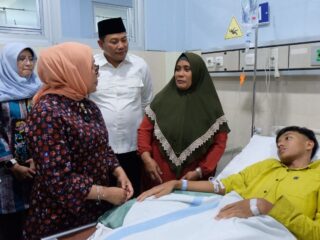 Keracunan Massal MBG di Sidoarjo: Waka BGN Minta Maaf, Copot Kepala Dapur SPPG
