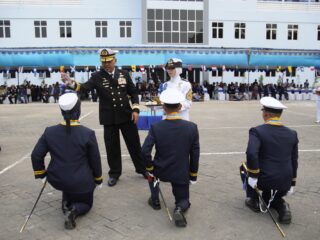 Rektor UHT Lantik Perwira Muda Pelayaran di Bon Voyage ke-61