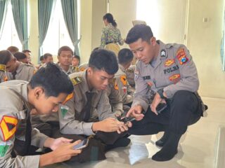 ​Polresta Sidoarjo Sosialisasi Bijak Gunakan AI ke Pelajar Porong