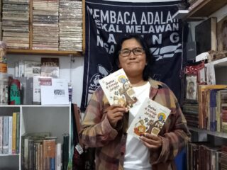 Antologi Dunia di Kepala Jingga, Menyusuri Jejak Peristiwa Lewat Cerita Pendek
