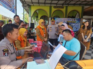 Mendekat ke Warga, Polsek Gedangan Buka Layanan Publik di Pos Kamling Desa Punggul