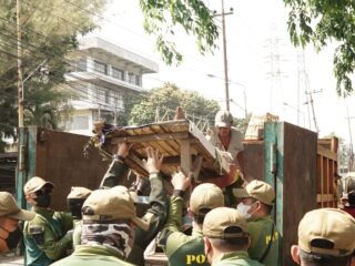Kembalikan Fungsi Jalan, Satpol PP Sidoarjo Sapu Bersih Bangunan Liar Frontage Road