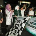 Aksi 'Lope-Lope' Ning Lia Lepas Kirab Santri di Probolinggo