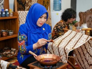 Senator Lia Istifhama: Batik adalah Kecantikan Nusantara yang Tak Ternilai